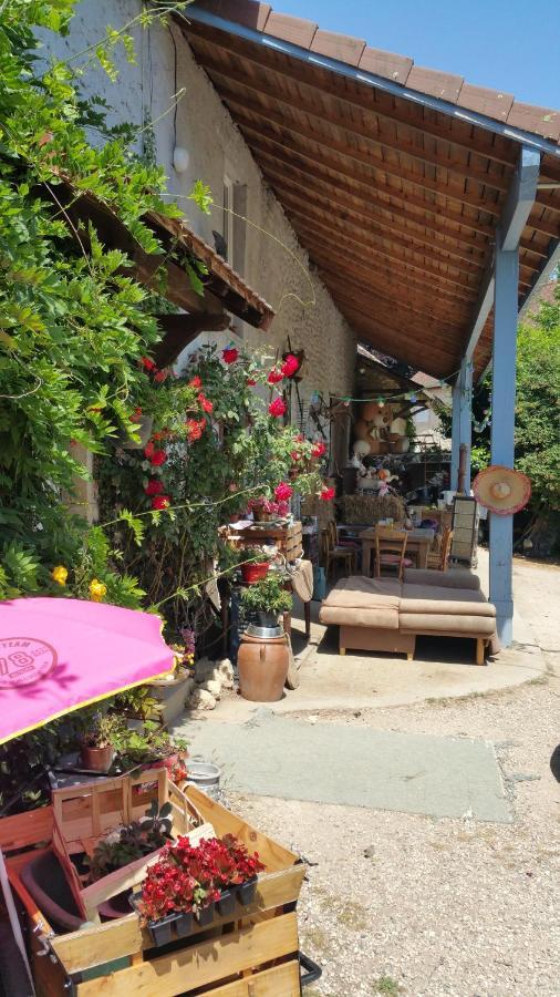 Basse-cour De Montin Au 256 Chemin De La Rocaille A 38510 Vezeronce Curtin Bed & Breakfast Morestel